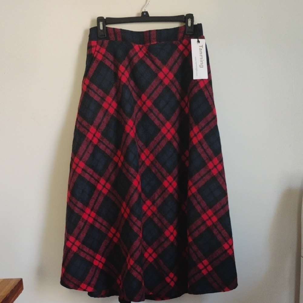 Tanming | Wool Blend Red and Black Midi Skirt | M | NWT